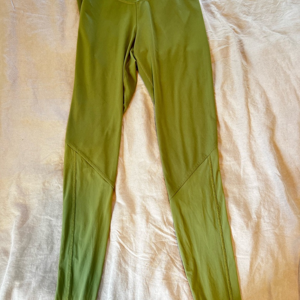 Olive Green Lululemon leggings sheer stirrup like new size 8